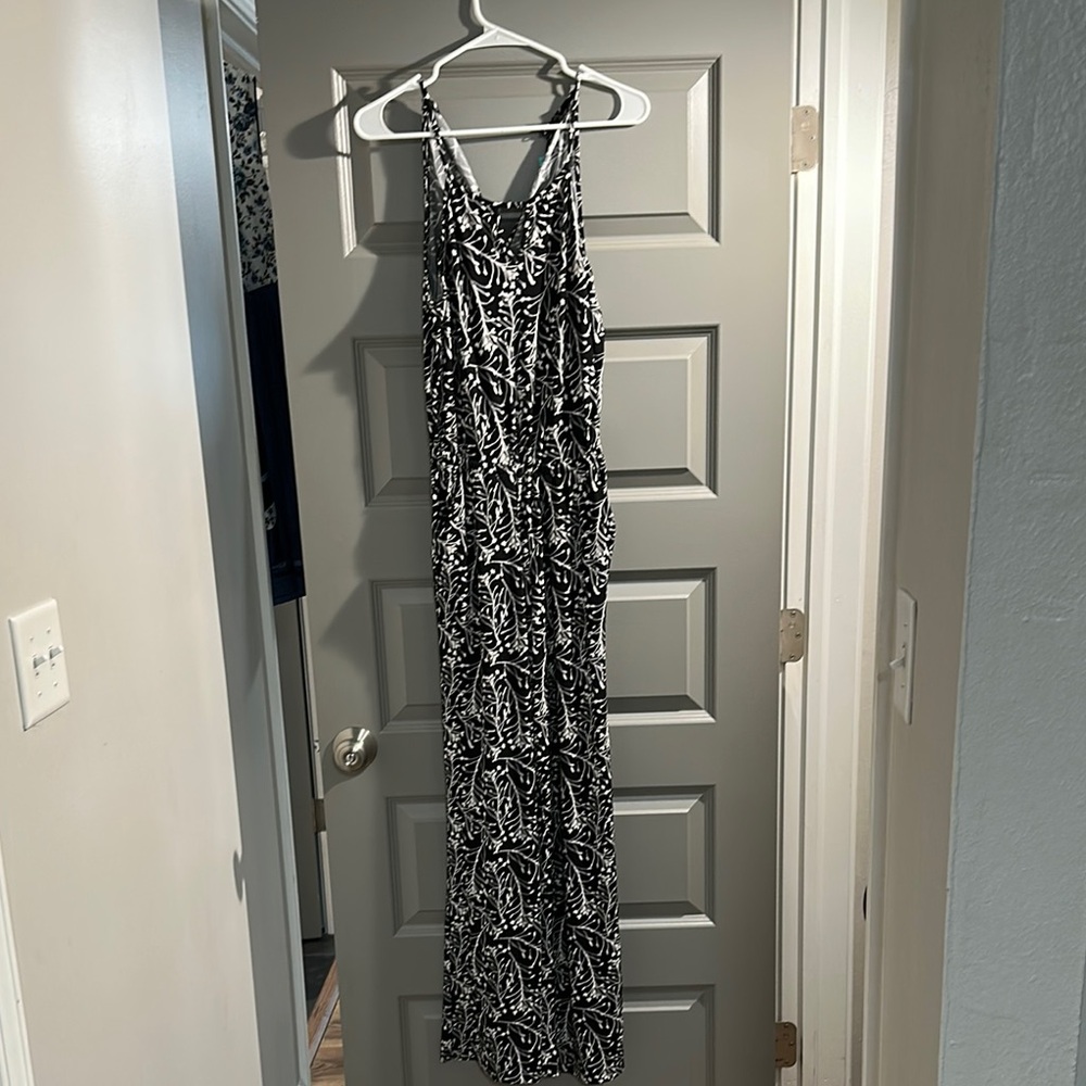 Chic Black and White Wide-Leg Jumpsuit with Spaghetti Straps